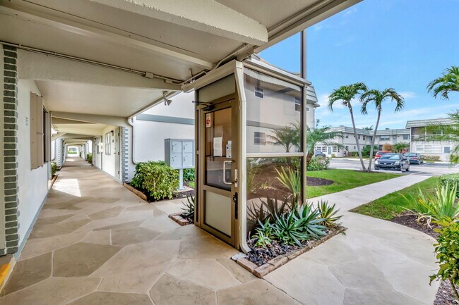 Photo - 171 Monaco Way