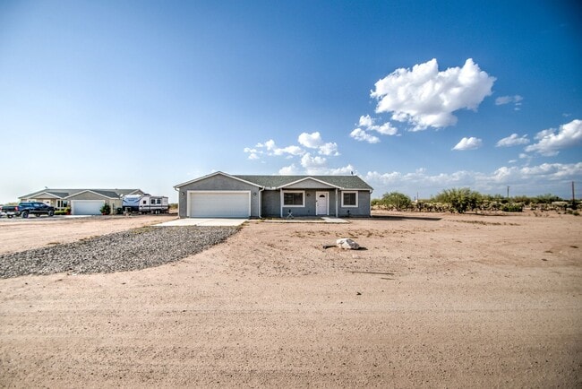 Photo - Large 1 + Acre Lot with 3 bedroom home in ...