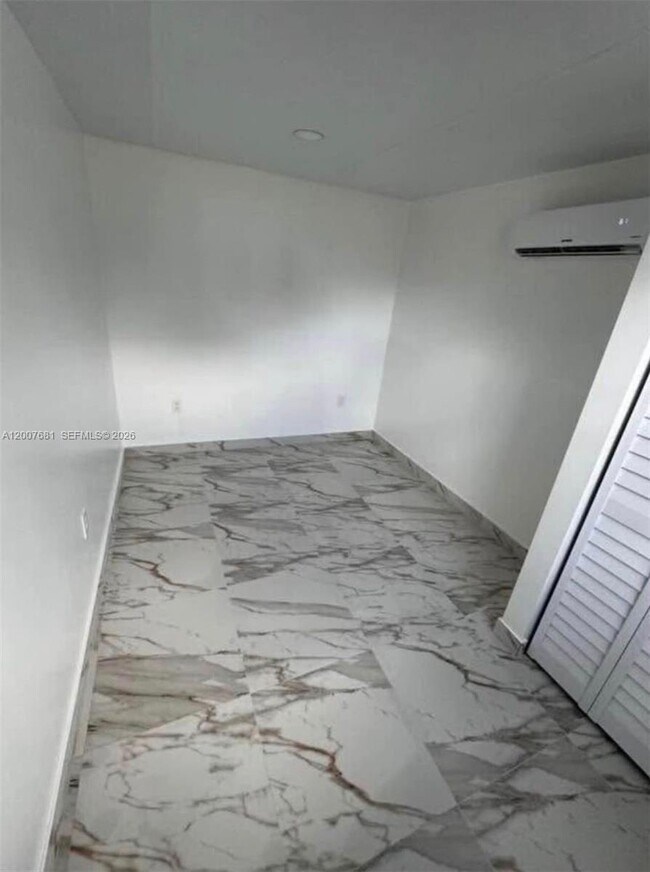 Photo - 4721 Peters Rd Unit A