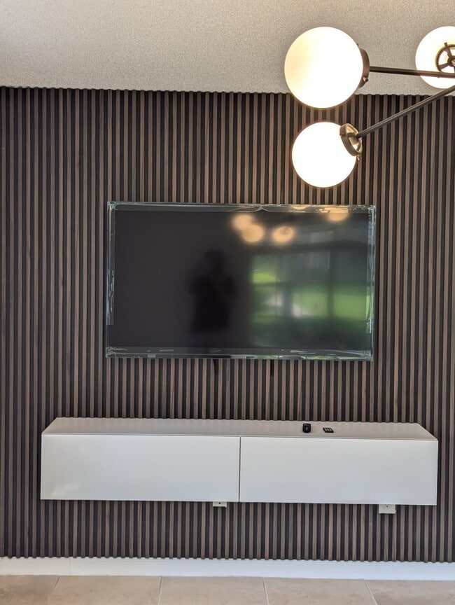 Photo - 1215 Crystal Way Unit G