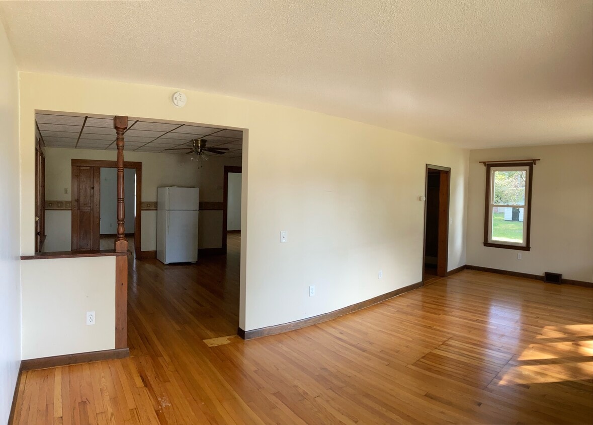 Photo - 24 Saint Anthony St (Chicopee, MA)