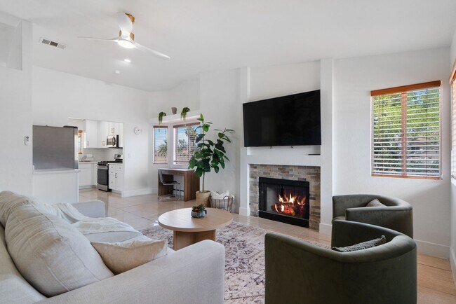 Photo - 329 Wintercress Dr