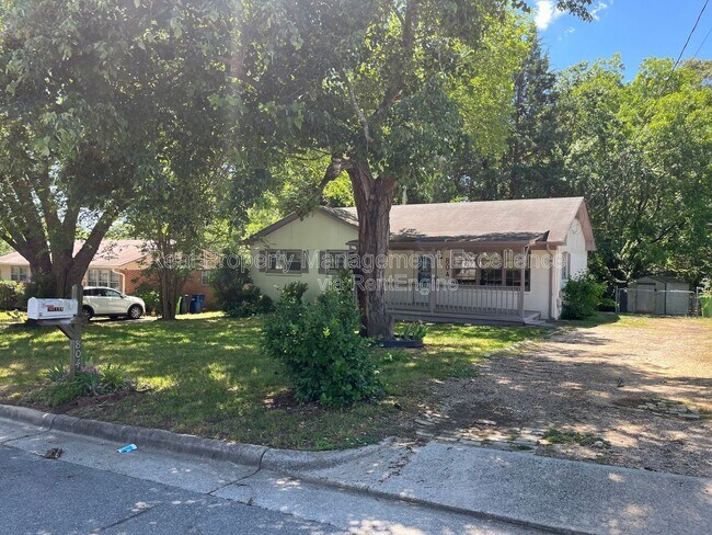 Photo - 804 Greenwich St