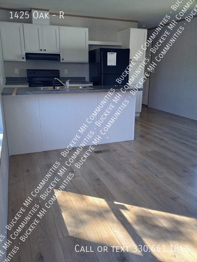 Photo - 1425 Oak-R
