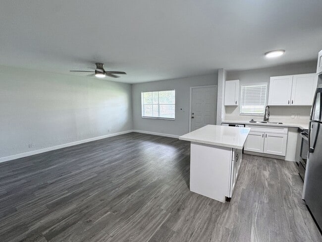 Photo - 4160 21st St