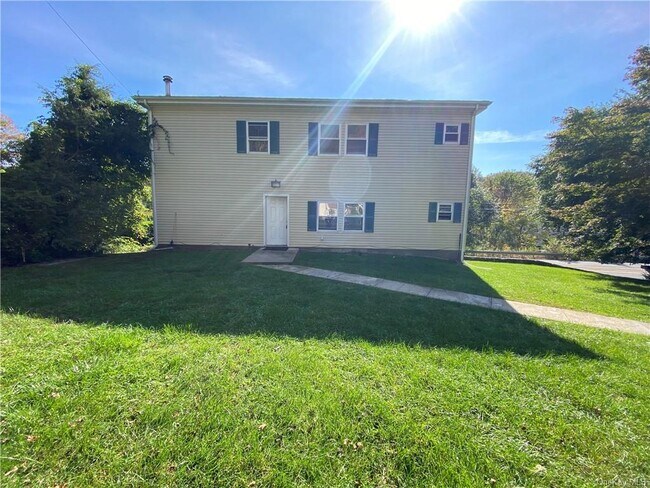 Photo - 3775 Mahopac St