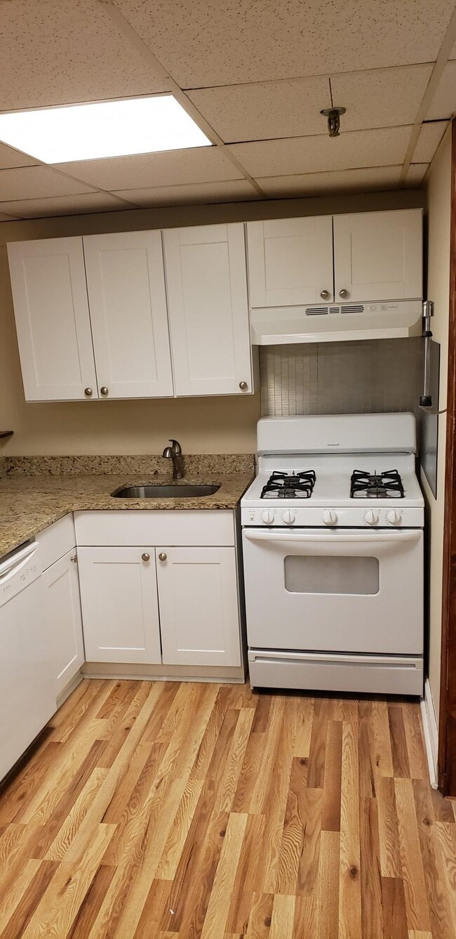 Building Photo - 149 Winthrop Rd Unit 2 Rental