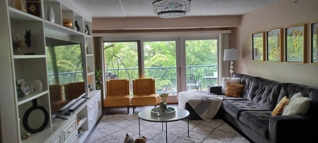 1111 Burlington Ave Unit 215