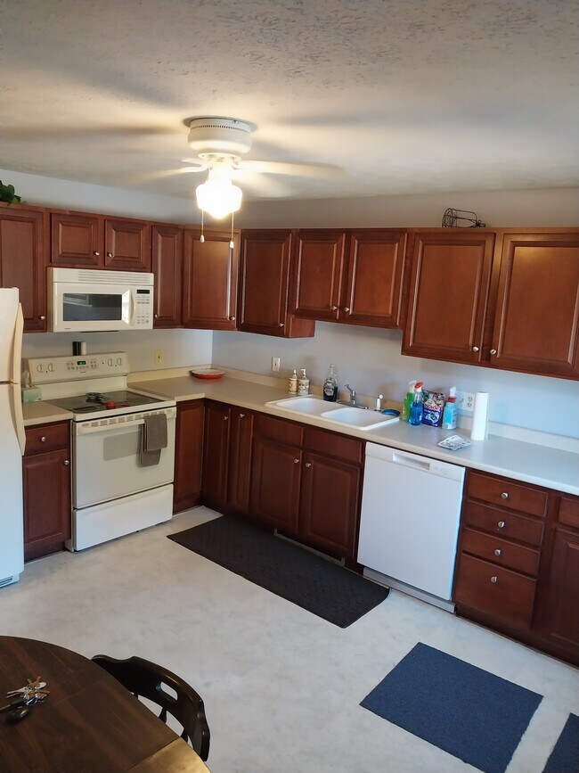 Photo - 82 Cascade Rd