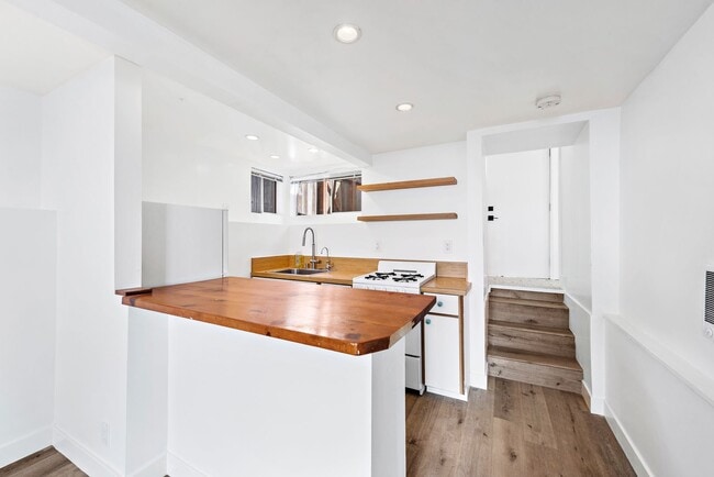 Photo - Super Charming South Laguna Studio