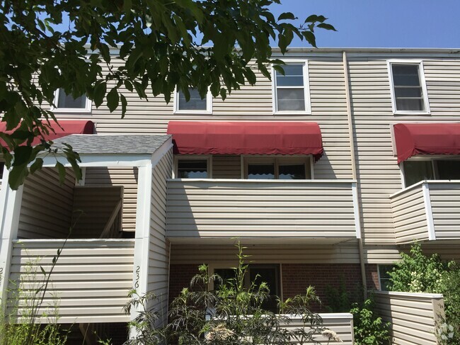 Building Photo - 1111 Maxwell Ave Unit 236 Rental