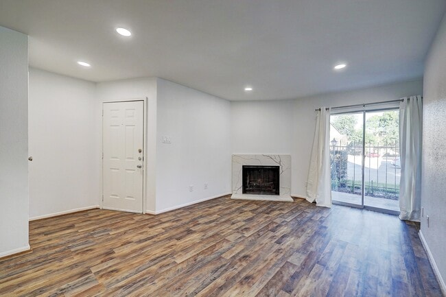 Building Photo - 11201 Lynbrook Dr Unit 3818