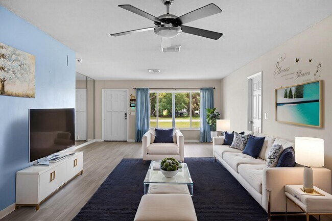 Photo - 7907 Sebastian Rd