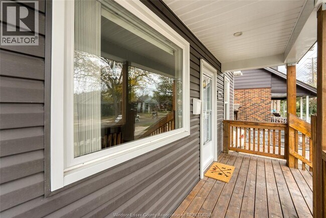 Photo - 2226 Mercer St