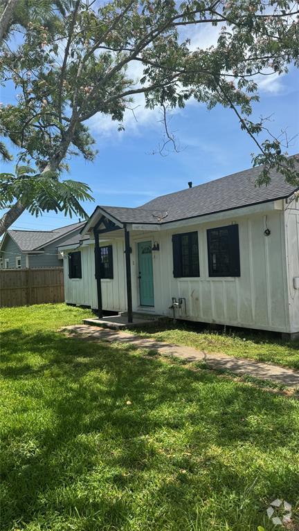 Building Photo - 8111 Roswell St Rental