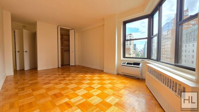 Sunlit 11th-Floor 1-Bed with Sweeping City Views by Union Square