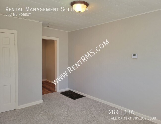 *OAKLAND NEIGHBORHOOD* 502 NE Forest 2 BE... Rental House Rental in Topeka, KS