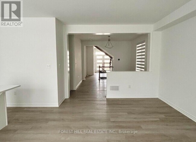 Photo - 1194 Stirling Todd Ter