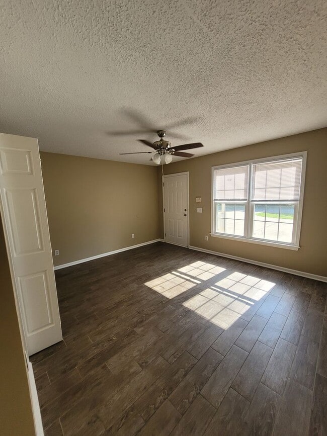 Photo - 101-103Mario Unit 101