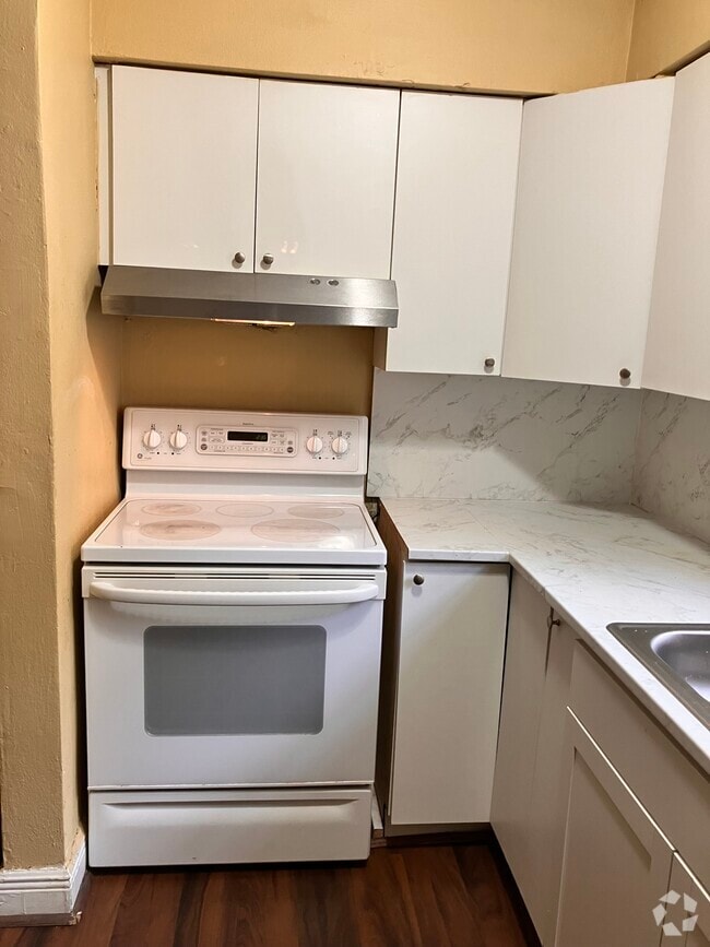 Building Photo - 2835 NW 22nd Ave Unit 2 Rental
