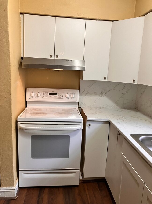 Building Photo - 2835 NW 22nd Ave Unit 2 Rental
