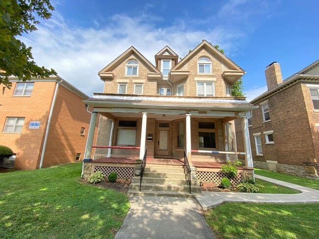 Building Photo - 1470 Neil Ave Unit 1470 Rental