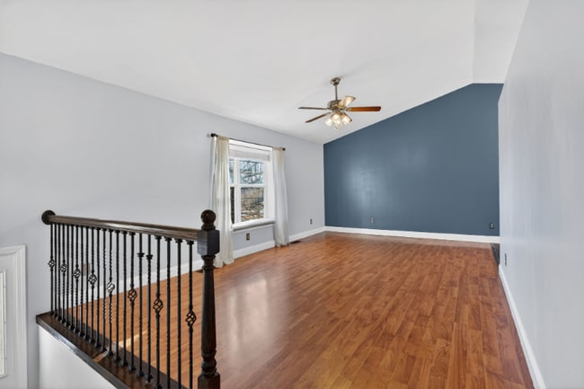 Photo - 720 Tobermory Ct