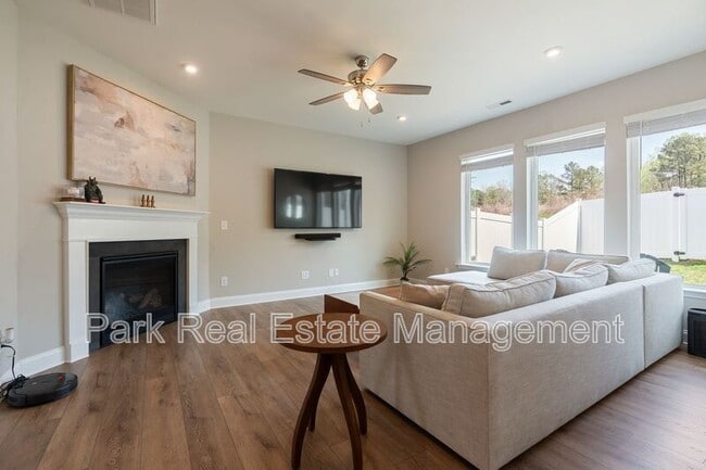 Building Photo - 69 Balfour Run