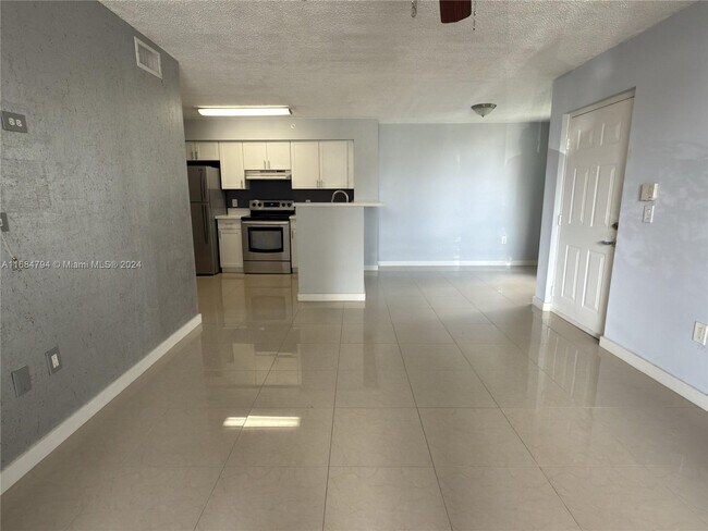 Photo - 12118 St.Andrews Pl Unidad 107