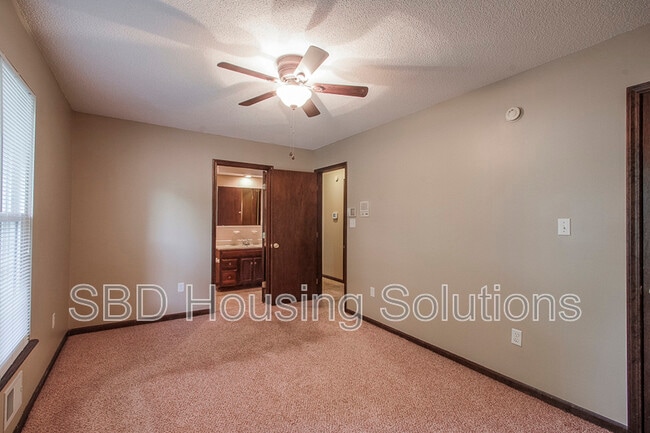 Photo - 11951 Sycamore Ave