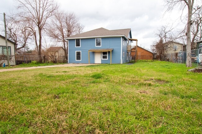 Building Photo - 3615 Legion St Rental