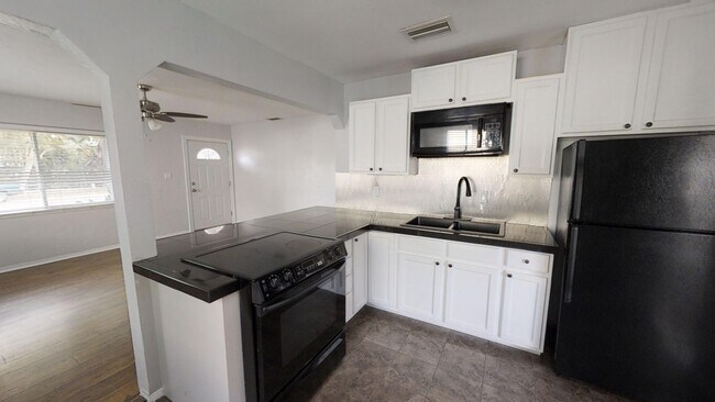 Photo - Charming 2 bedroom 1 bath - move in ready