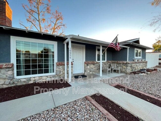 Photo - 19954 Parthenia St