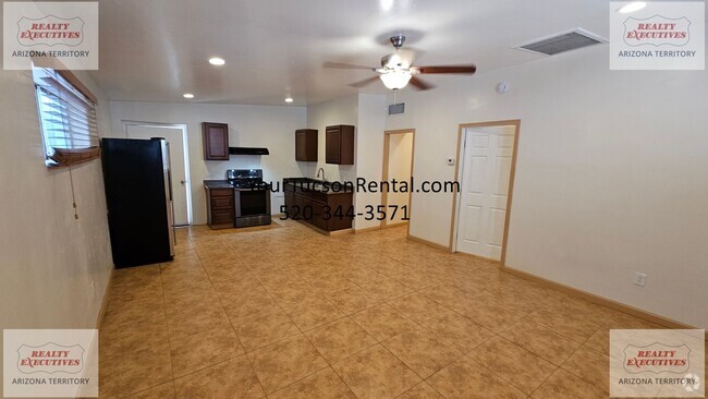 Building Photo - Greenlee Unit Greenlee Rd #4 Rental