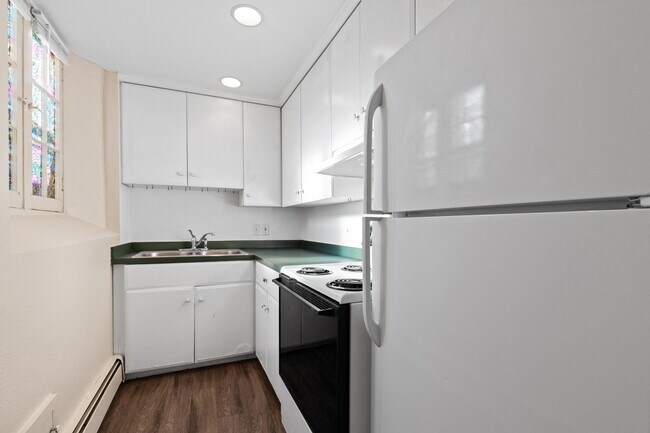 Photo - 594-598 S Lincoln