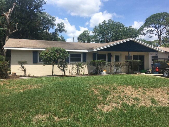 Building Photo - 1500 Wildrose Ln Rental