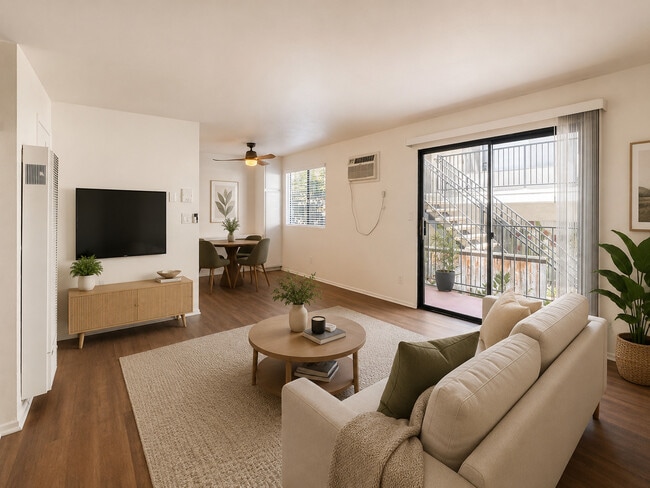 virtually staged - 4071 McLaughlin Ave