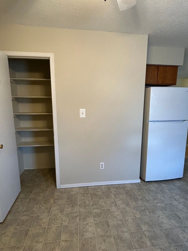 Photo - 2213 S Hartford Cove