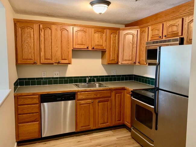 Photo - 22 Williamsburg Ct Unit 22-23 Williamsburg Ct