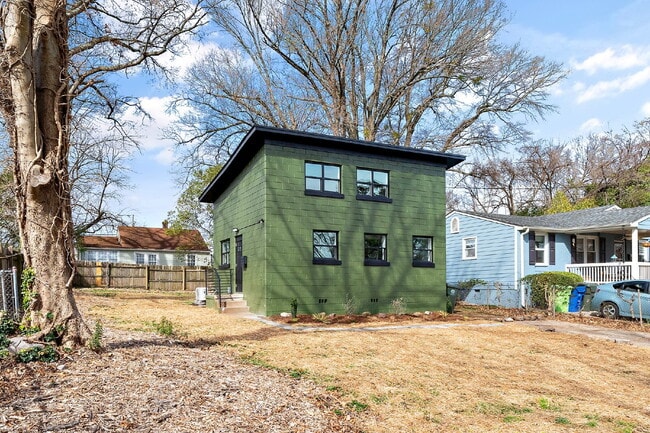 Building Photo - 210 Lincoln Ct