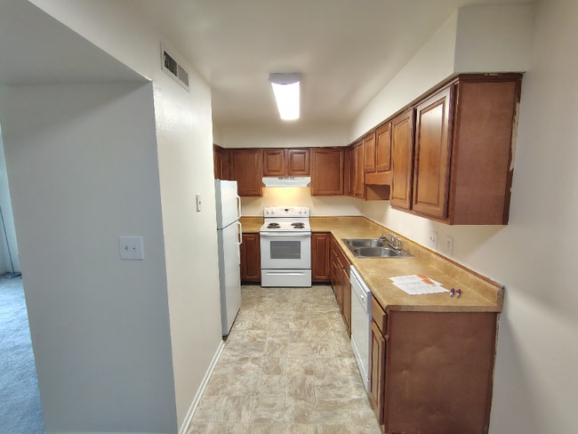 Building Photo - 600 Reusens Rd Rental