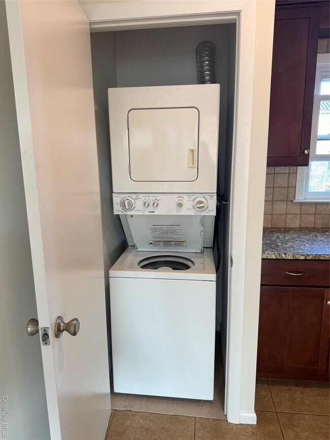 Photo - 222 Gainsborg Ave E Unit 2