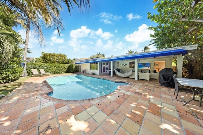 526 Satinwood Dr