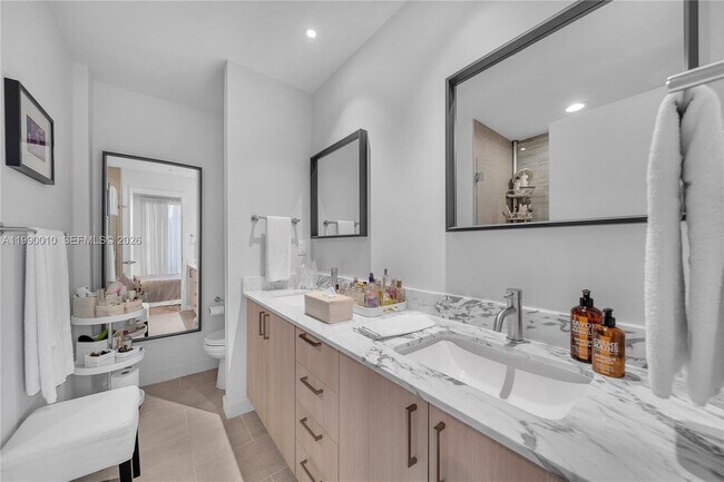 Photo - 320 NE 126th St Unidad 32