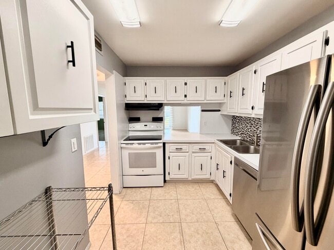 Photo - 120 Lake Evelyn Dr