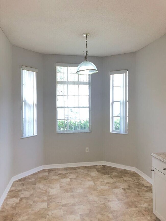 Photo - Lovely 3/2 Spacious Home and a 2 Car Garag...