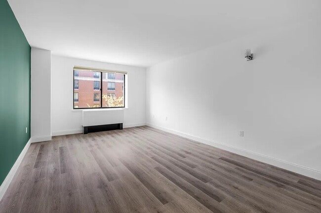 Photo - 280 Rector Pl