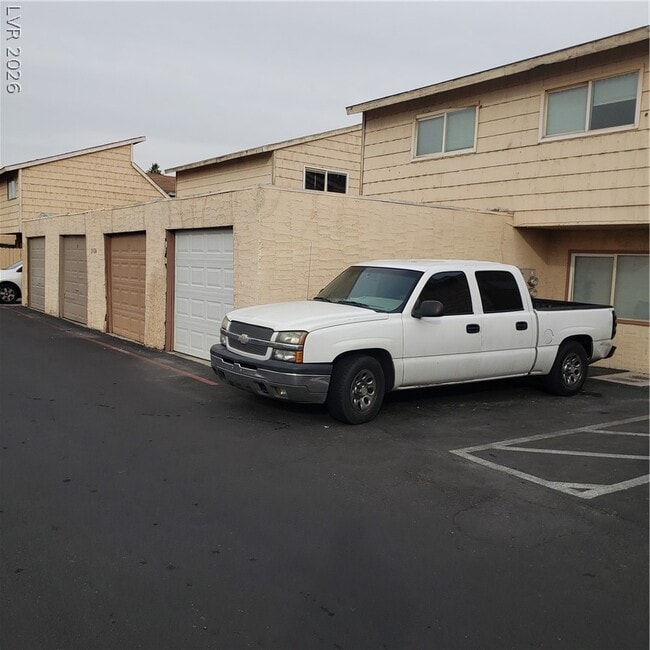 Building Photo - 5126 Golden Ln Unit A