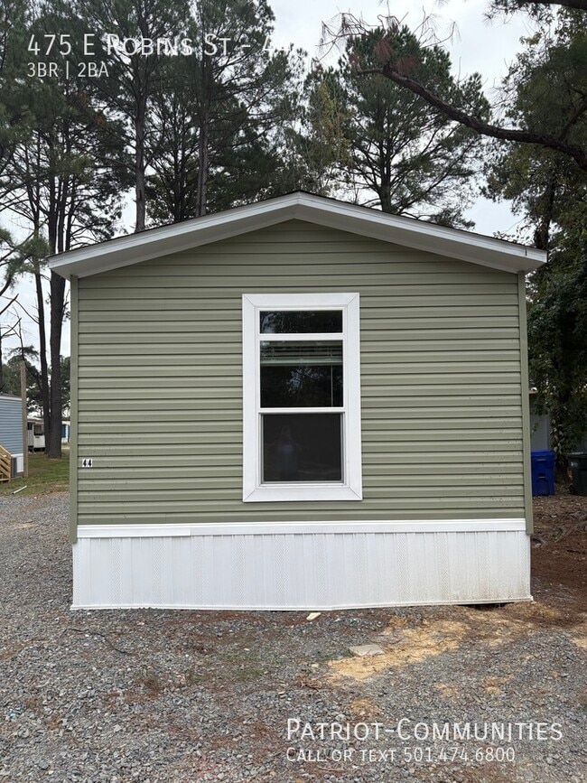 Photo - 475 E Robins St