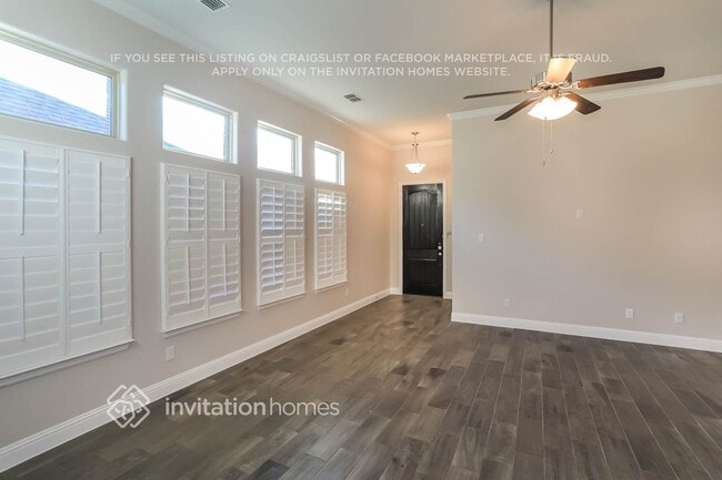 Photo - 708 Boardwalk Way